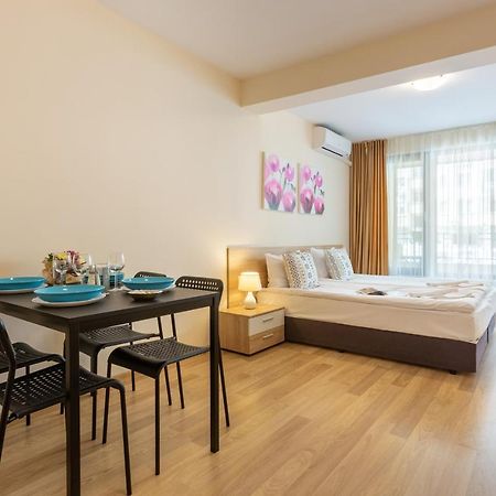 בורגאס Apartments Flora מראה חיצוני תמונה