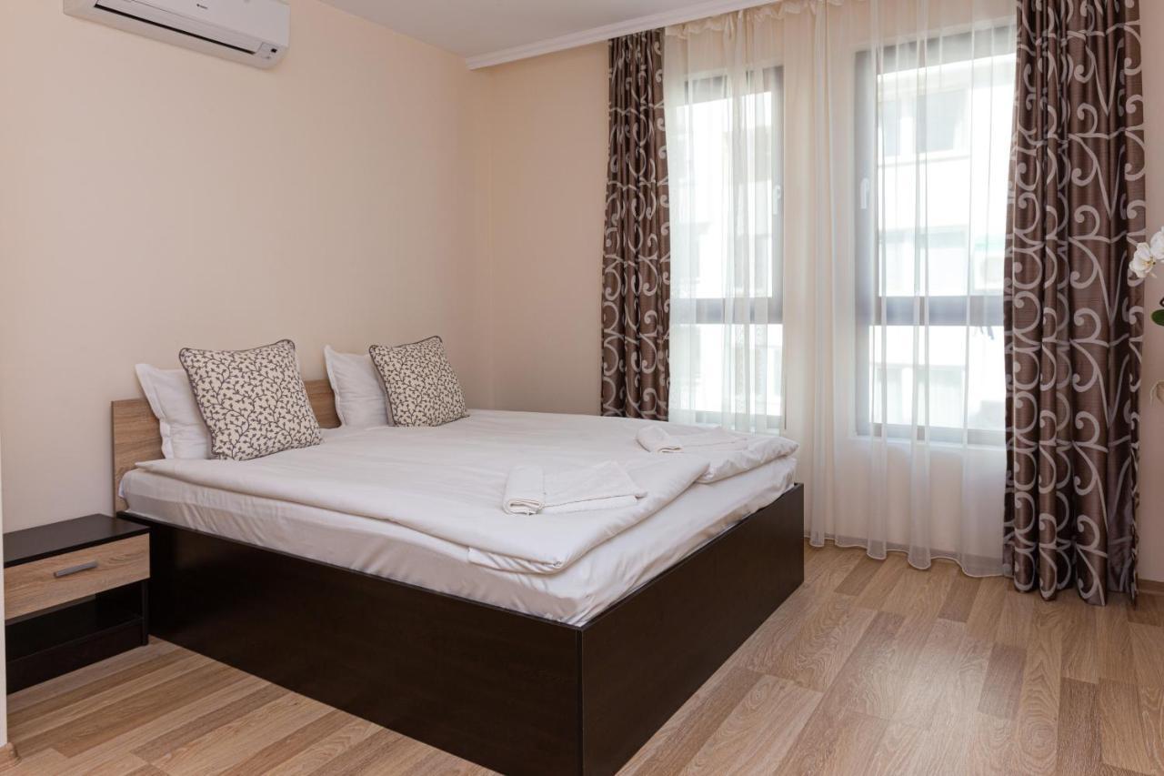 בורגאס Apartments Flora מראה חיצוני תמונה