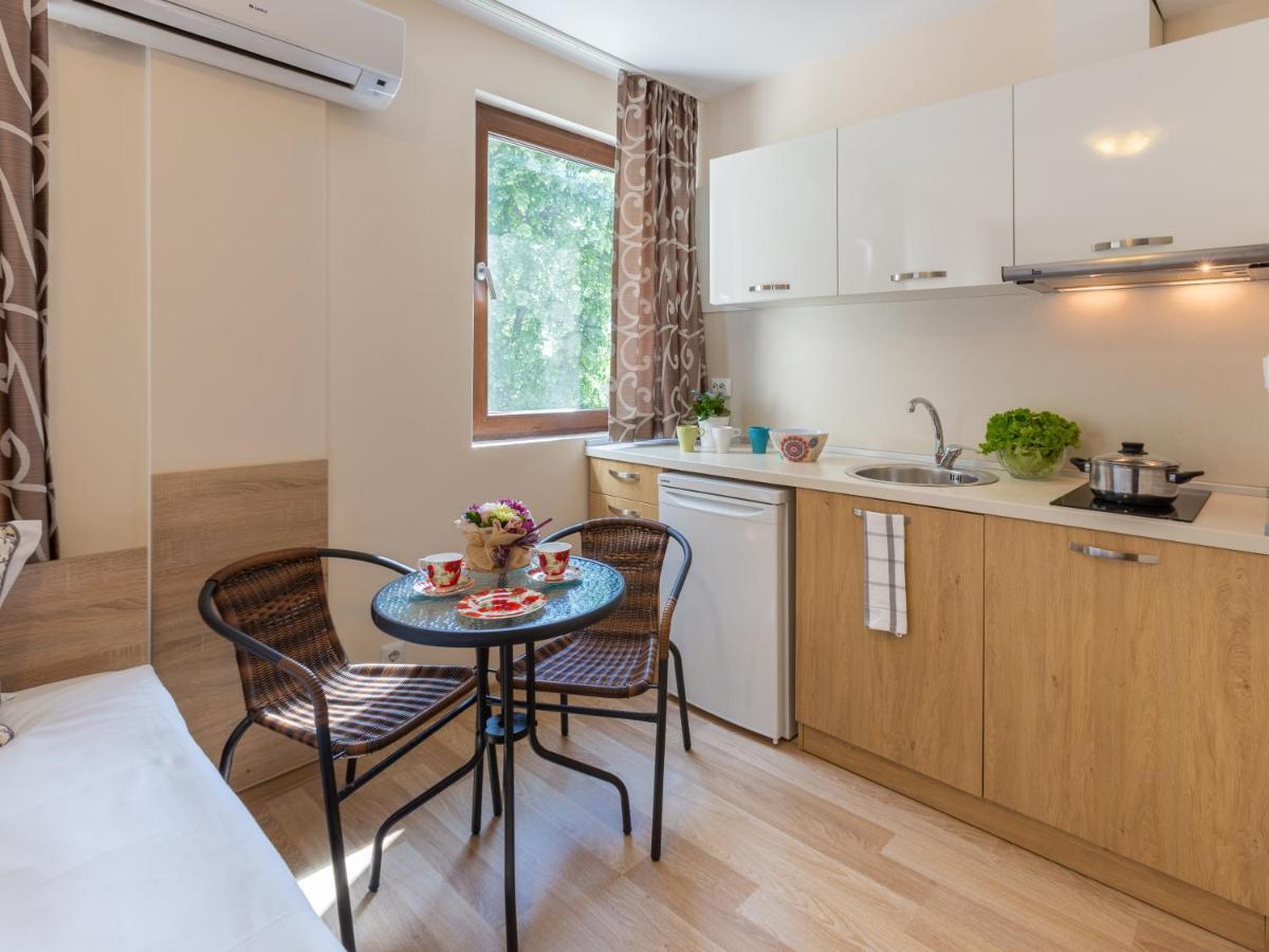 בורגאס Apartments Flora מראה חיצוני תמונה