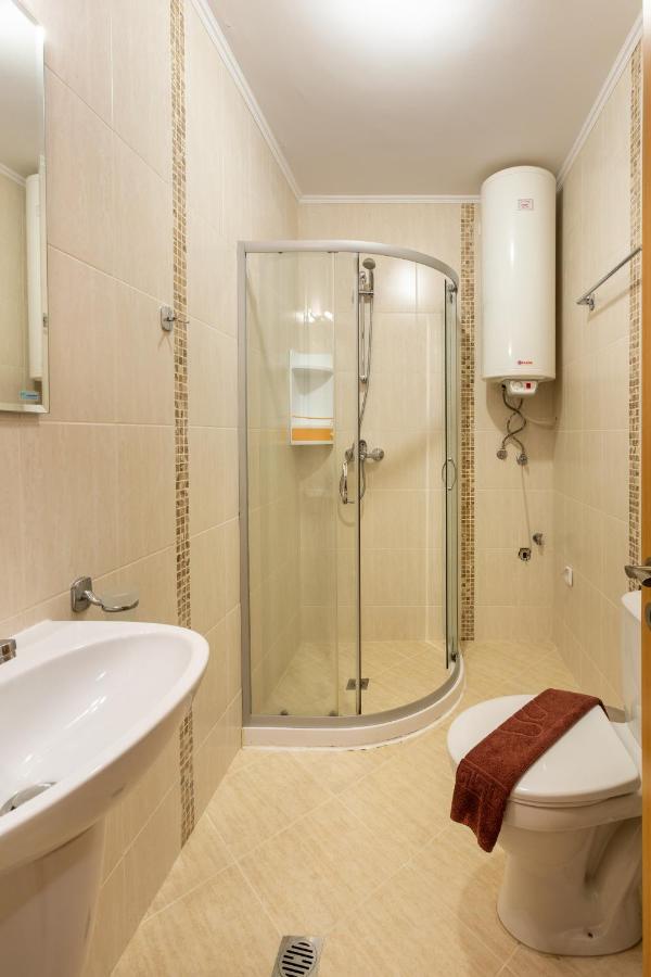 בורגאס Apartments Flora מראה חיצוני תמונה
