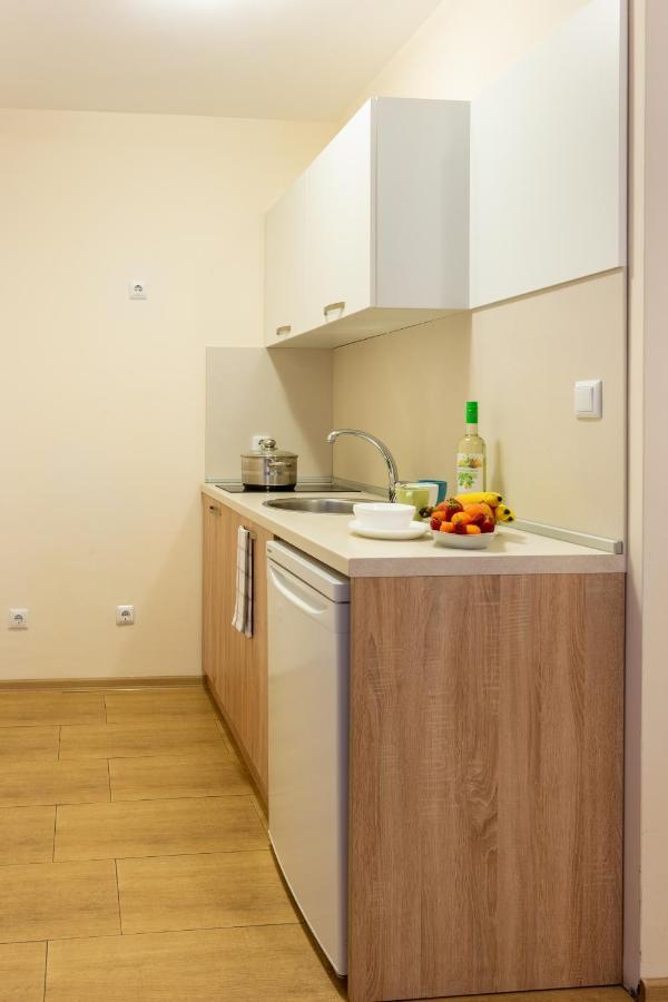 בורגאס Apartments Flora מראה חיצוני תמונה