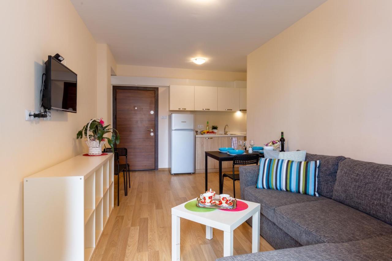 בורגאס Apartments Flora מראה חיצוני תמונה