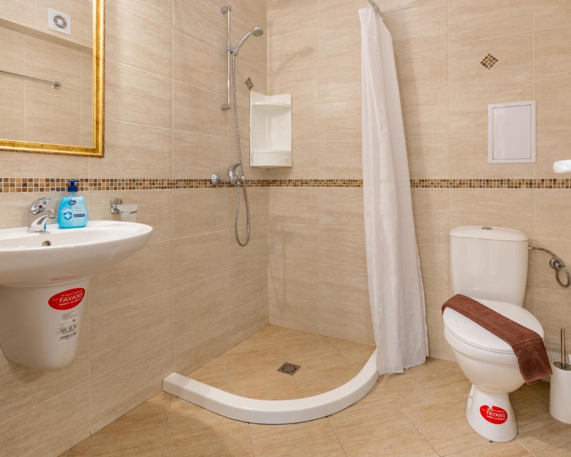 בורגאס Apartments Flora מראה חיצוני תמונה